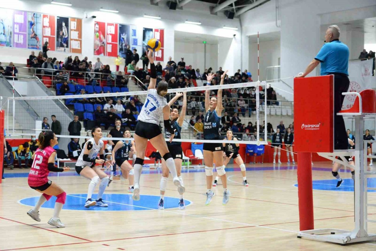 Bozüyük Belediyesi Eğitim ve Spor Kulübü, grubunu lider olarak tamamladı