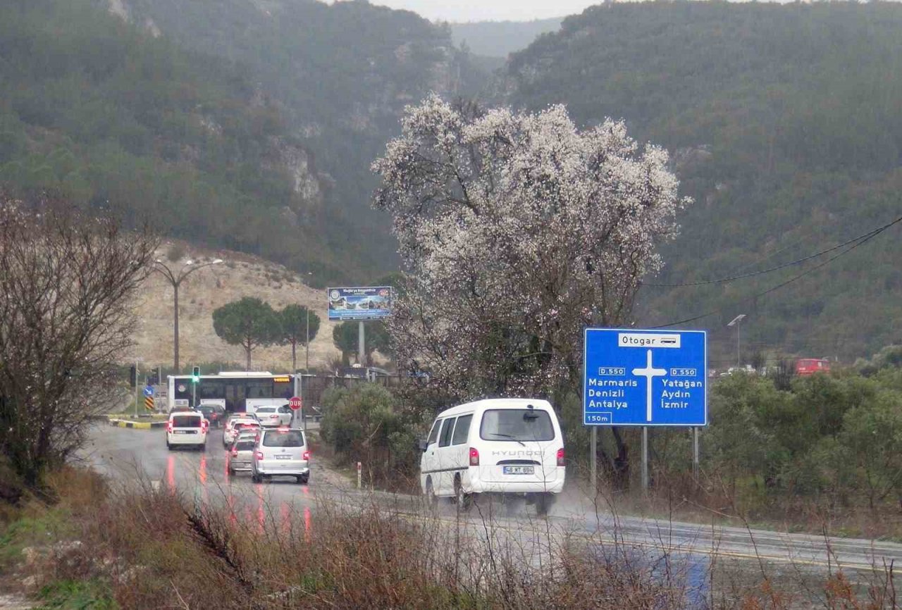 Muğla’da beklenen yağış başladı