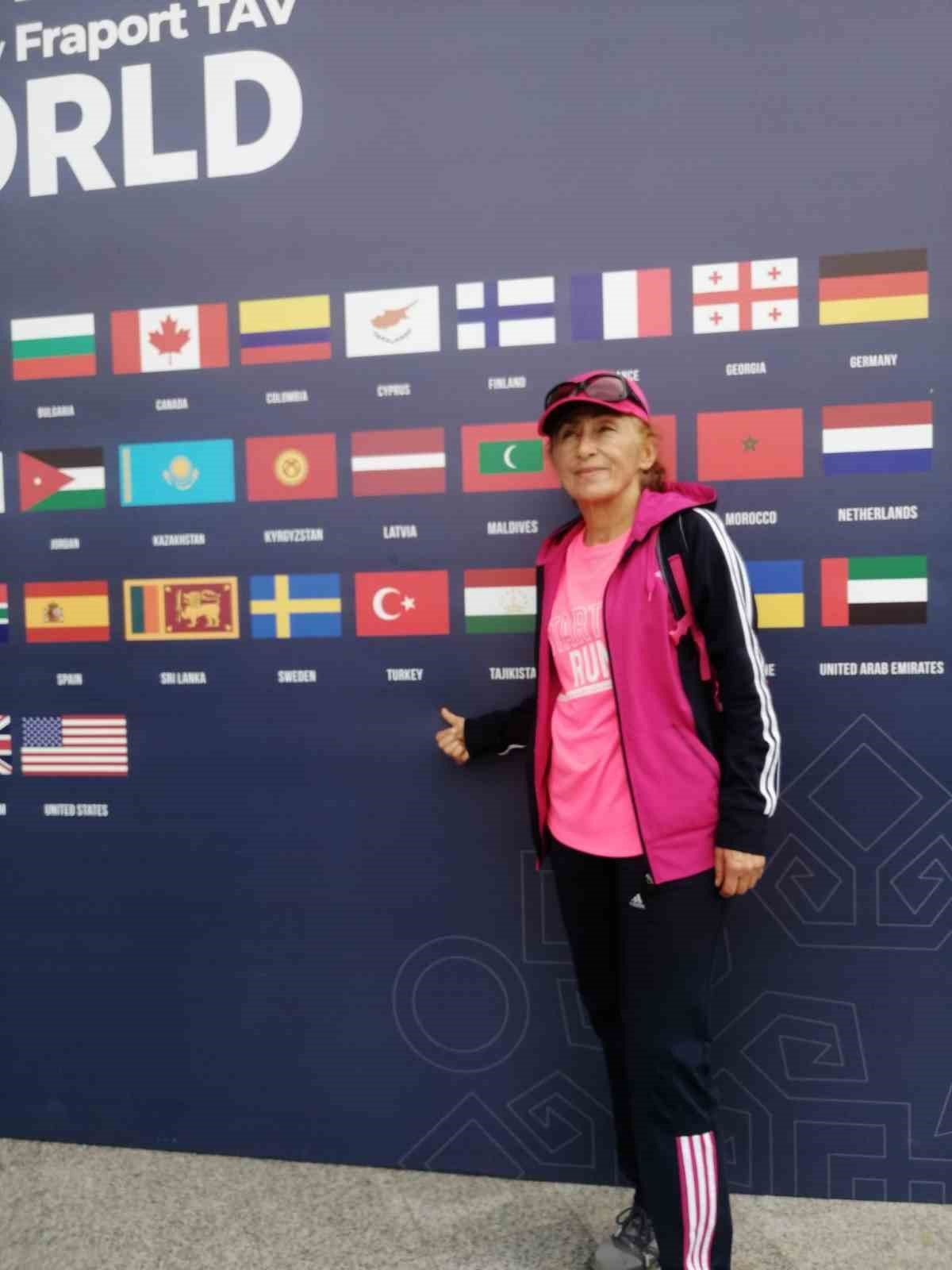 Nilgün öğretmen Antalya Maratonu’nda başarı elde etti