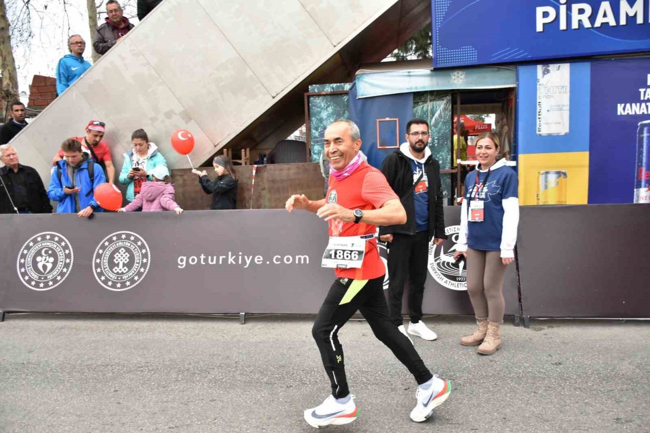 ‘Demir Adam’ Ali Bıdı sezonu madalya ile açtı