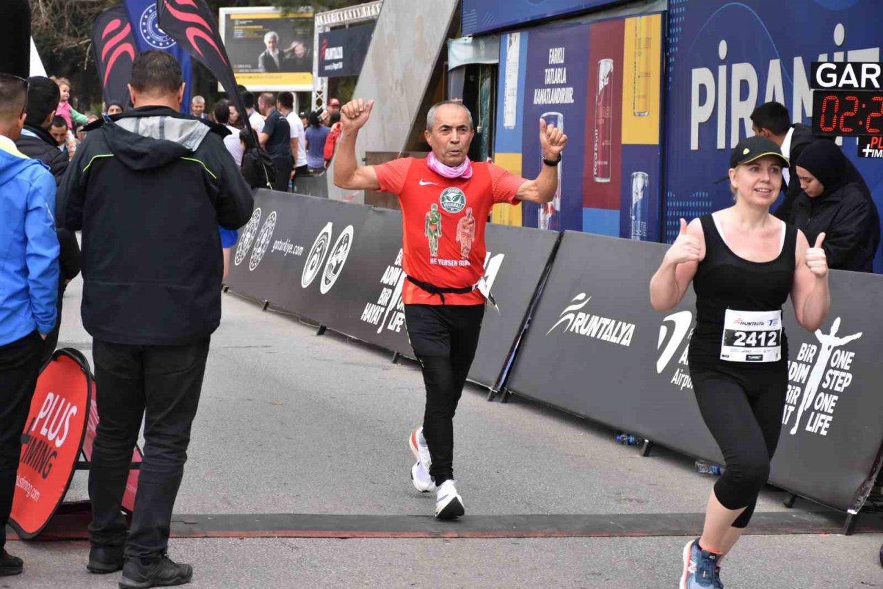 ‘Demir Adam’ Ali Bıdı sezonu madalya ile açtı