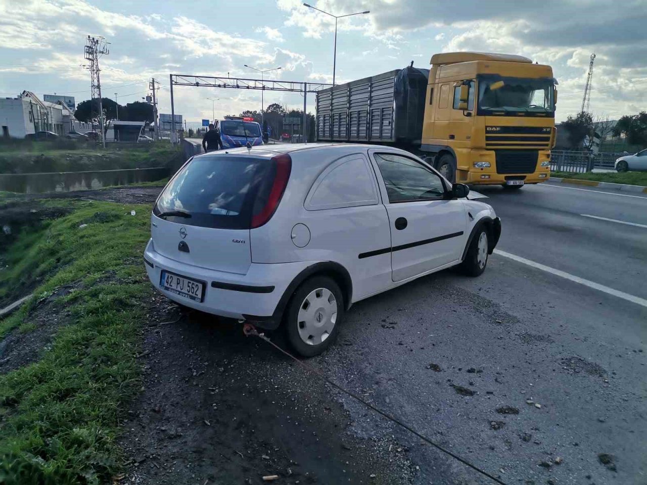 Balıkesir-Bursa Karayolu üzerinde trafik kazasında 2 kişi yaralandı