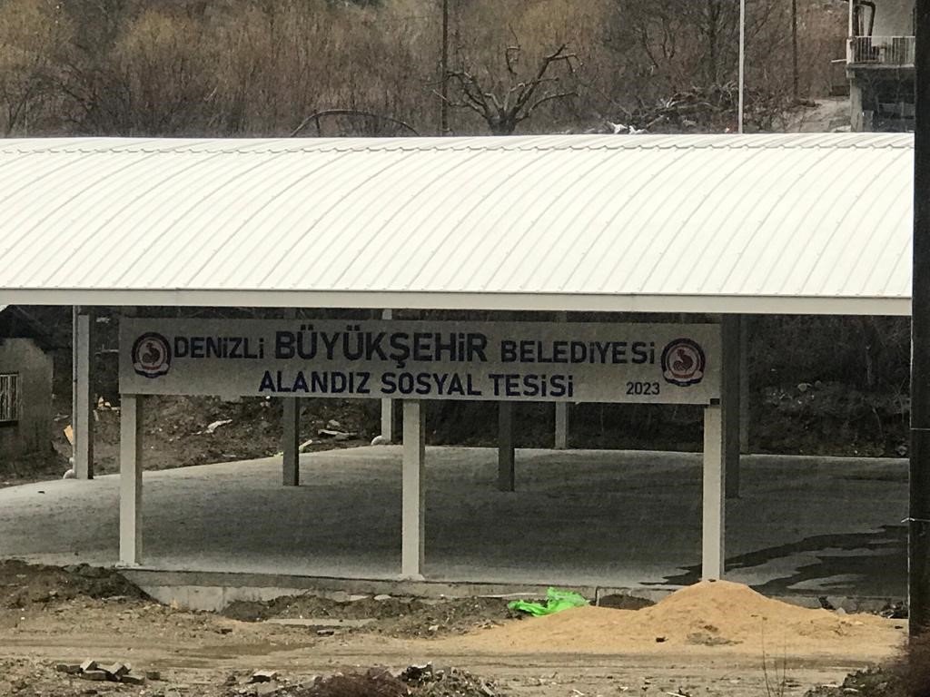 Denizli Büyükşehir, Buldan Alandız’a sosyal tesis kazandırdı