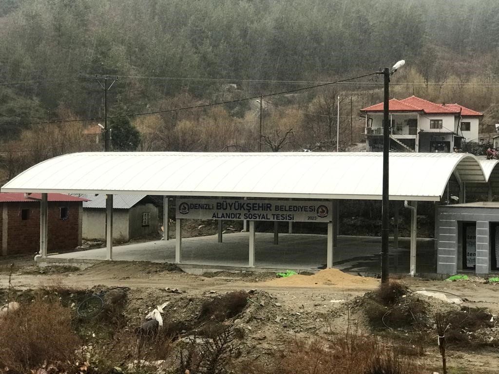 Denizli Büyükşehir, Buldan Alandız’a sosyal tesis kazandırdı