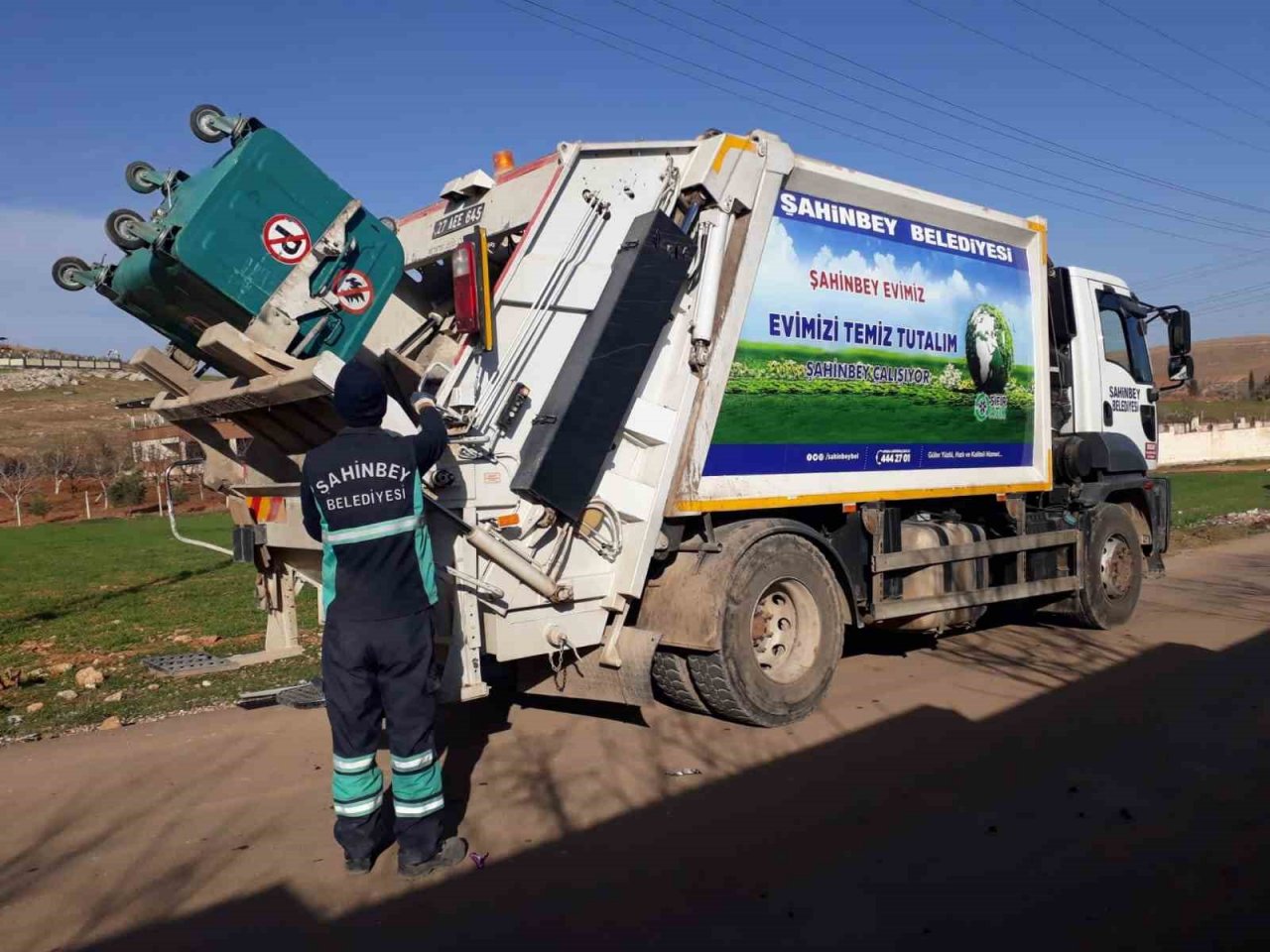 Şahinbey’in her köşesi temizleniyor