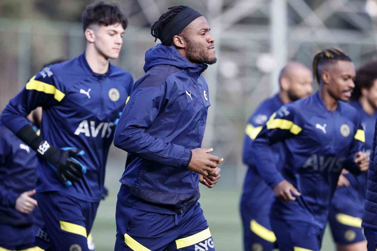 Fenerbahçe, Sevilla maçı hazırlıklarını sürdürdü