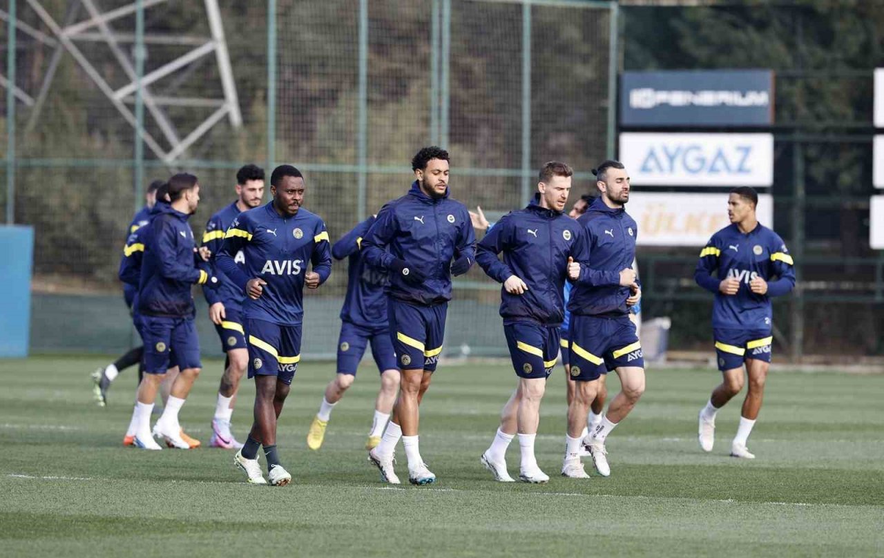Fenerbahçe, Sevilla maçı hazırlıklarını sürdürdü