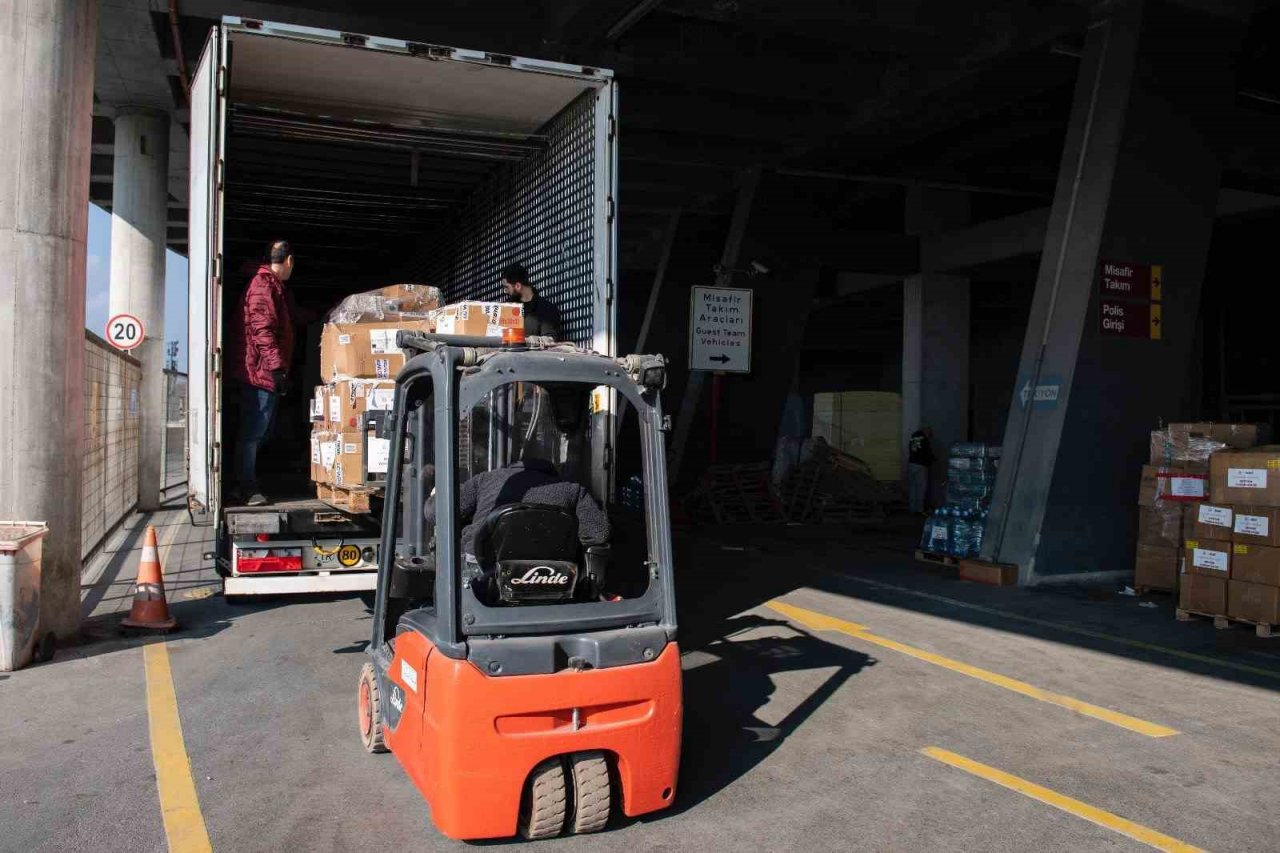 Dursun Özbek: "250 adet kalıcı konut, 10 okul yapacağız"