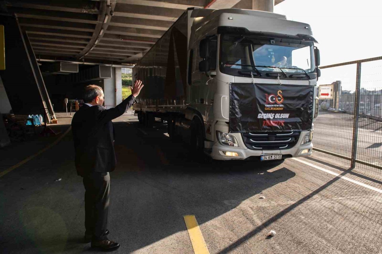 Dursun Özbek: "250 adet kalıcı konut, 10 okul yapacağız"