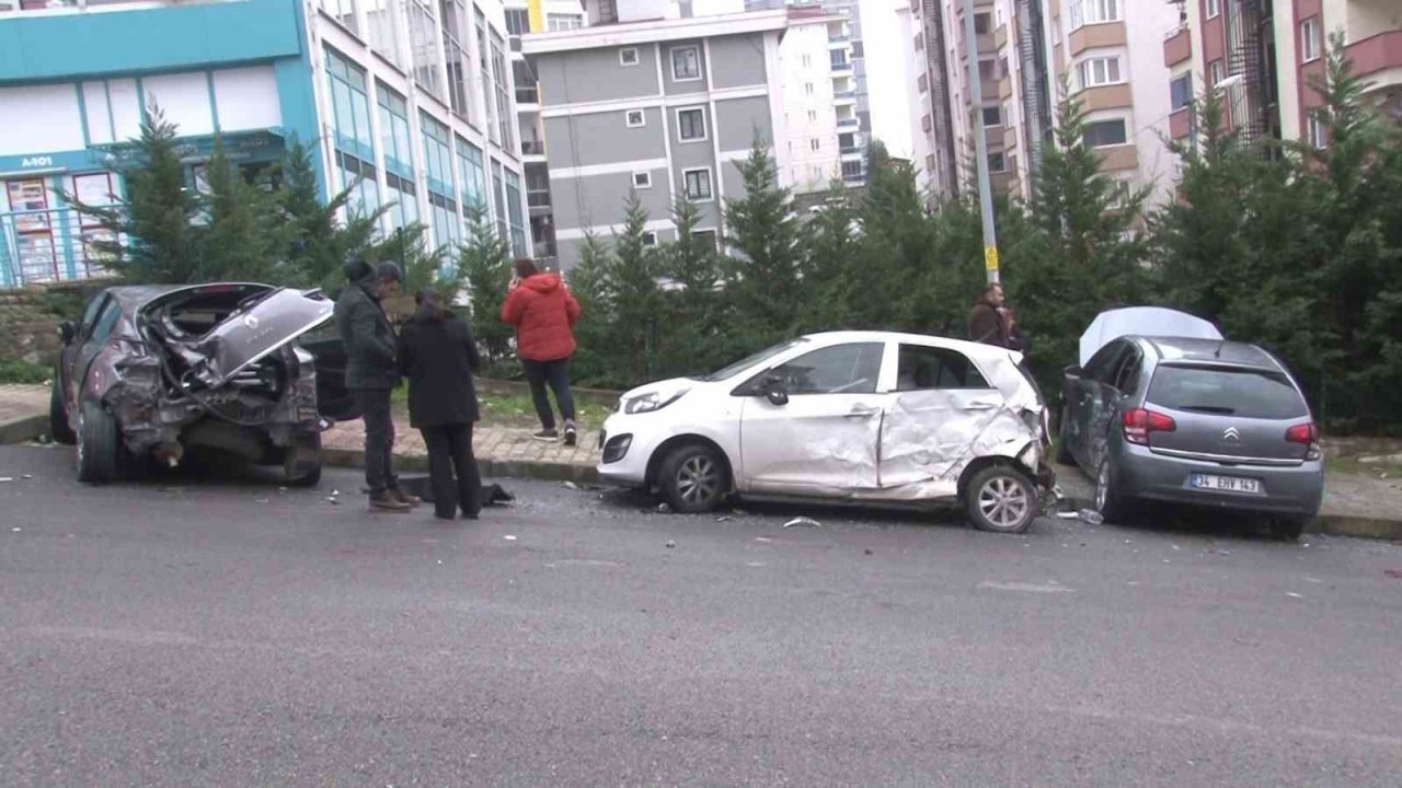 Kartal’da freni boşalan kamyon 14 aracı biçti: 1 yaralı