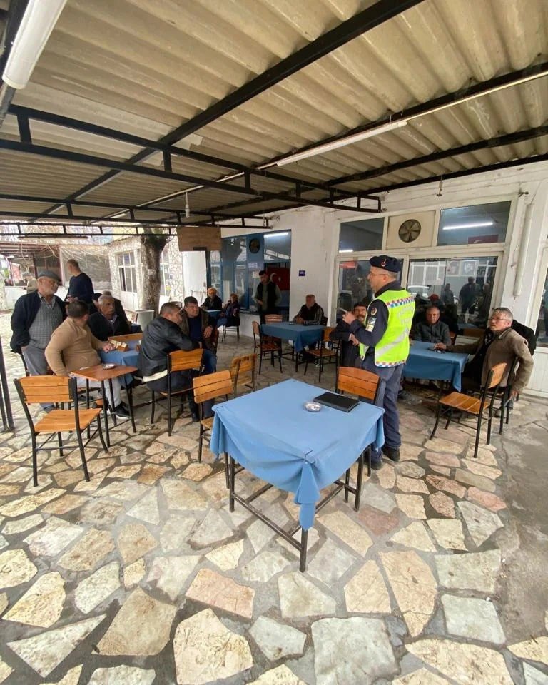 Kuşadası’nda traktör sürücülerine eğitim