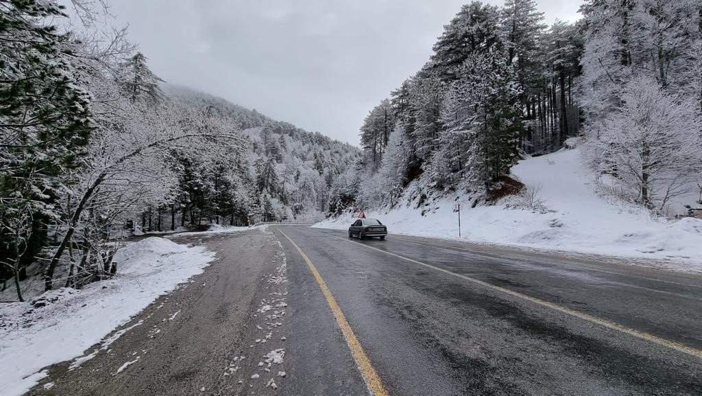 Kütahya’nın Domaniç Dağı’na mart karı