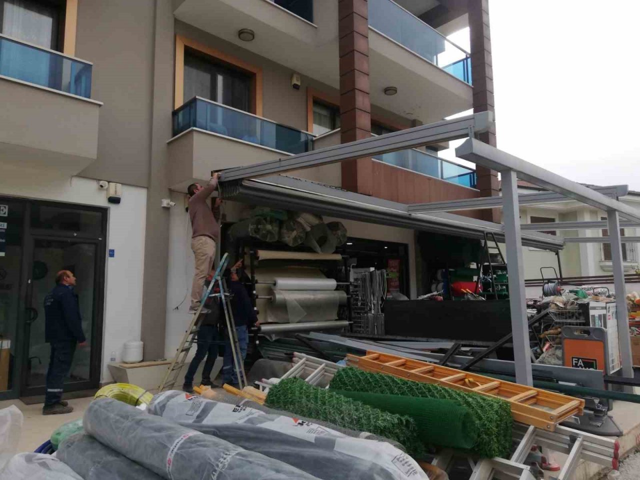 Marmaris’te kaçak yapılar yıkılıyor