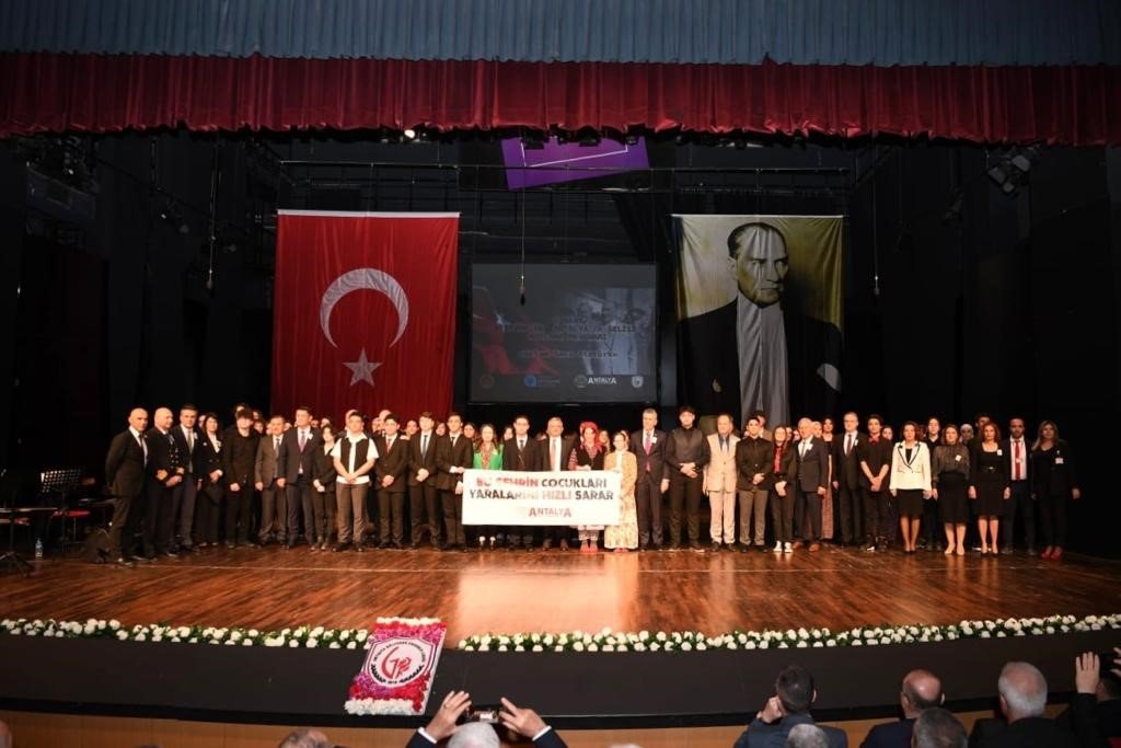 Atatürk’ün Antalya’ya gelişinin 93’üncü yıldönümü törenle kutlandı