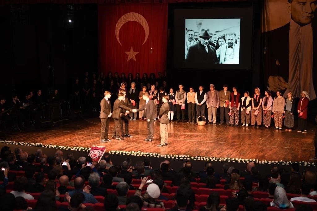 Atatürk’ün Antalya’ya gelişinin 93’üncü yıldönümü törenle kutlandı