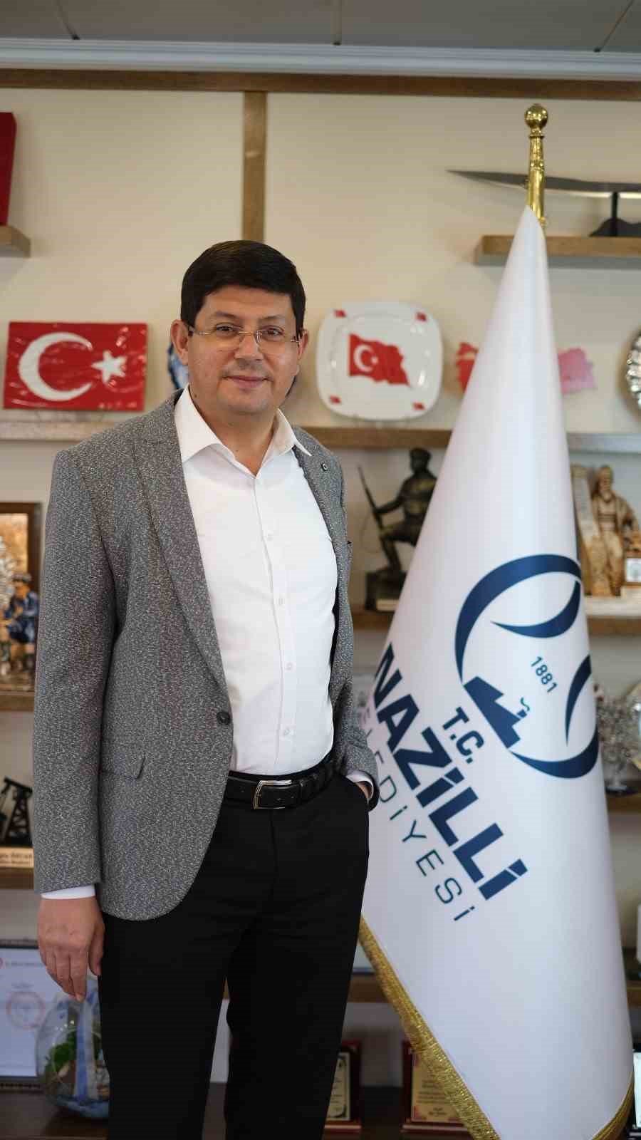 Başkan Özcan: "Tüm İslam aleminin Berat Kandili mübarek olsun"