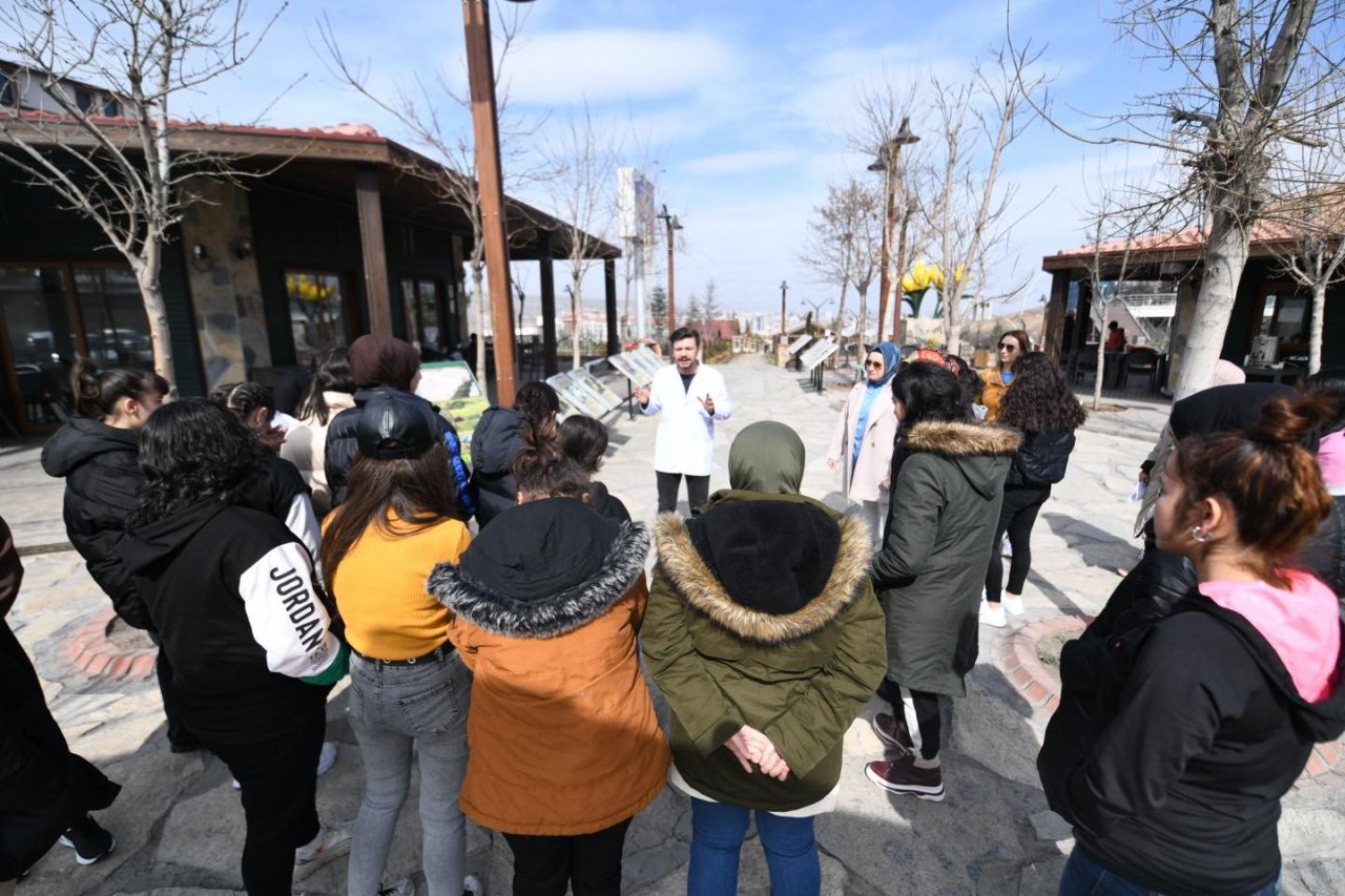 Pursaklar’da depremzede çocukların yüzünü güldüren gezi