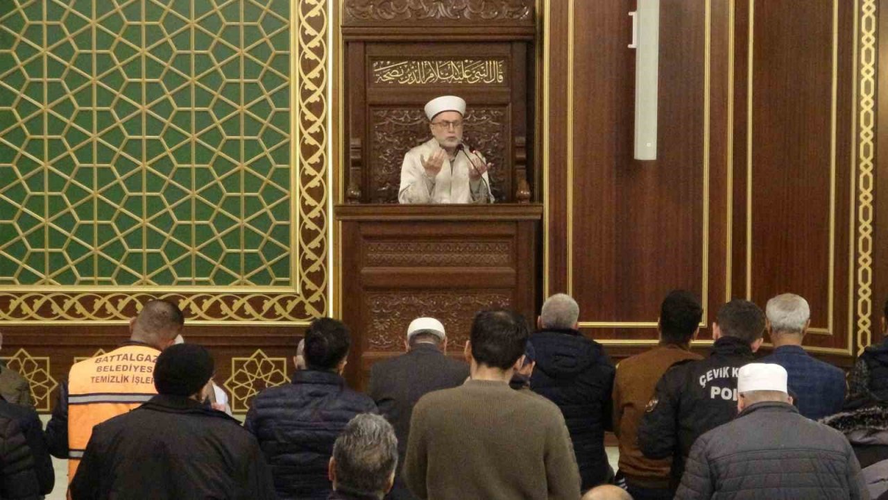 Malatya’da Berat Kandili dualarla idrak edildi