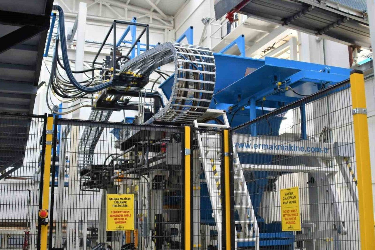 Karadeniz’in en büyüğü: Günde 3 bin metrekare parke ve 500 beton boru üretiyor