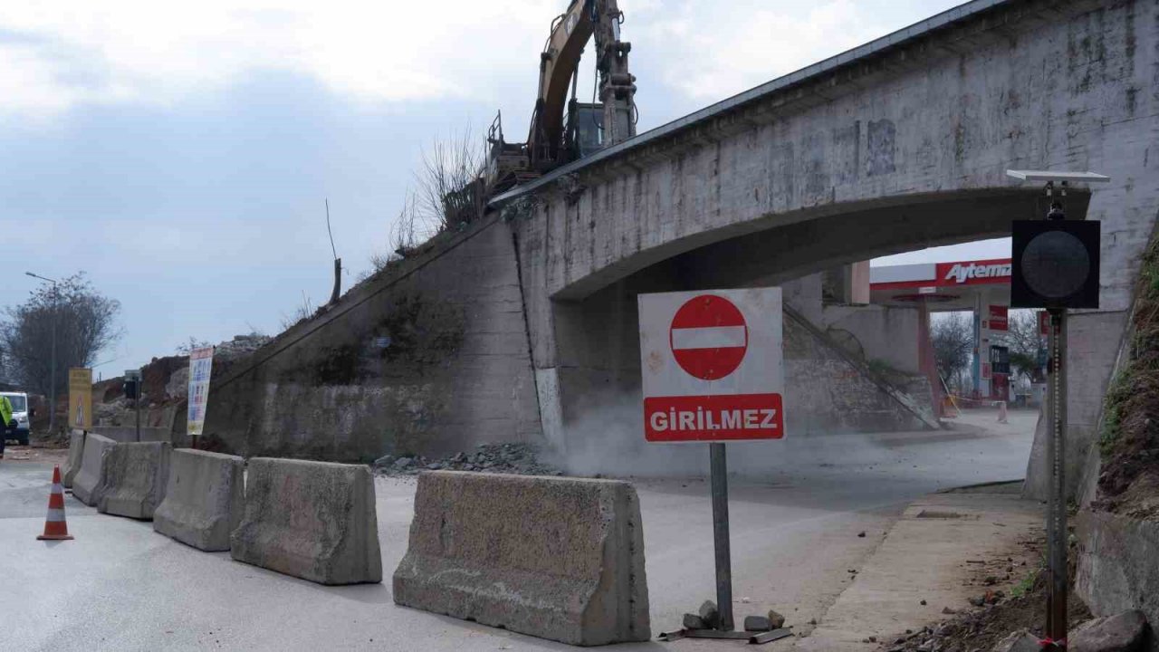 Tarihi Tunca Köprüsü 5 gün trafiğe kapatıldı