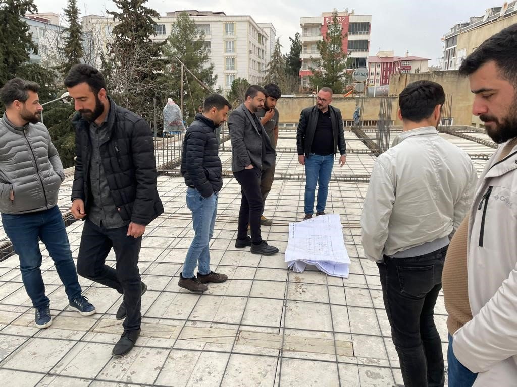 Siirt Belediyesi ekipleri inşaatlarda denetimlerini arttırdı