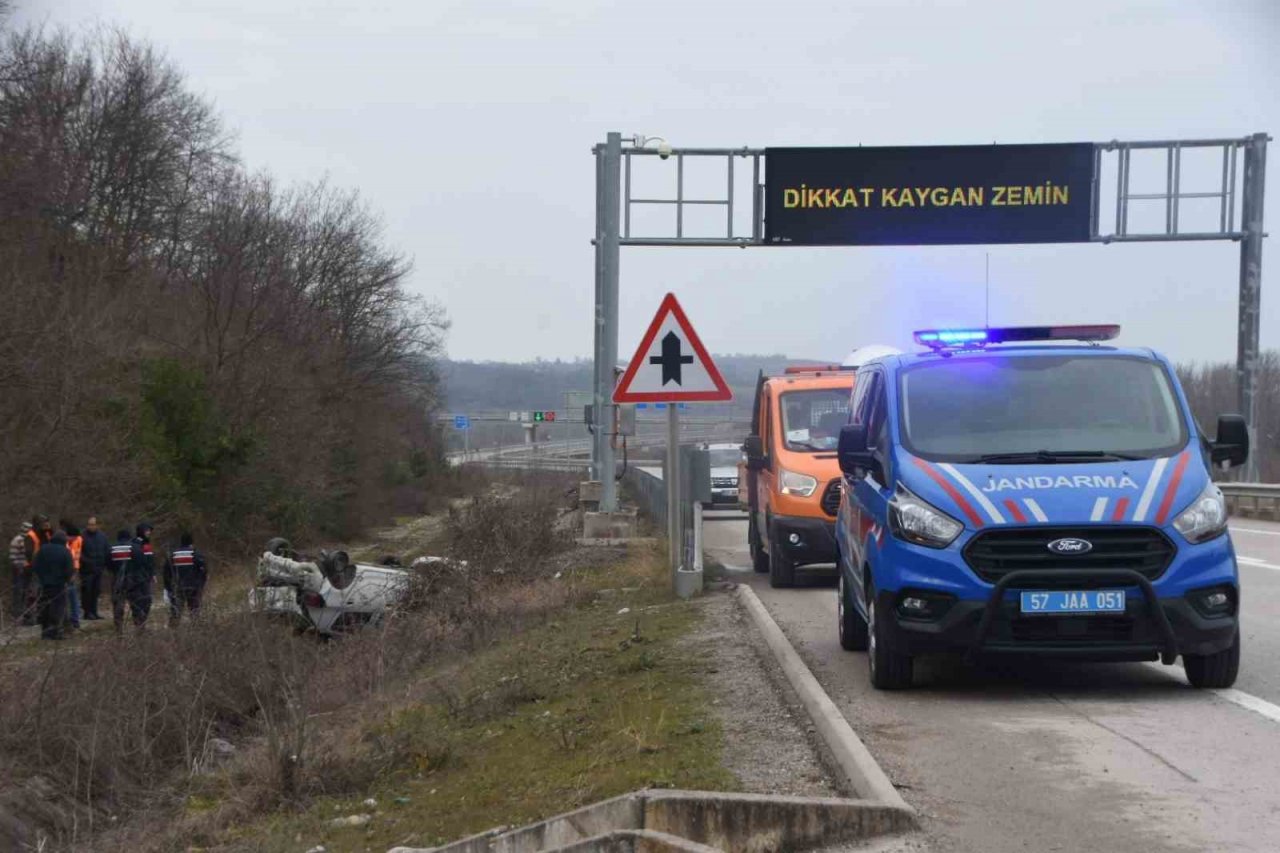 Otomobil takla attı: 2 yaralı