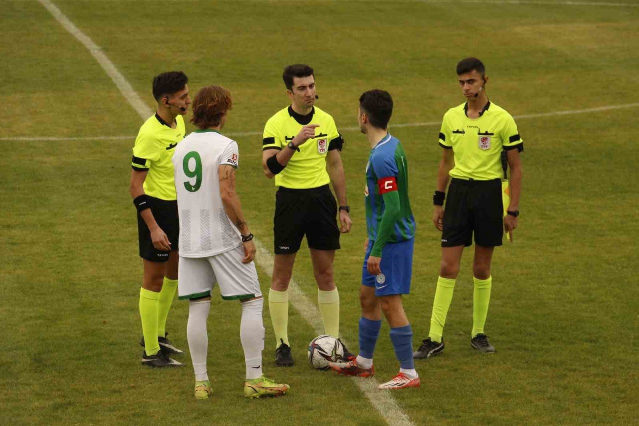 Genç horozlar Rize’yi elinden kaçırdı