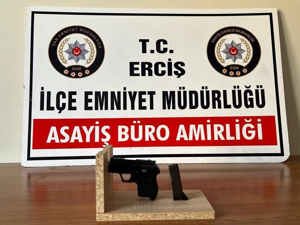 Van’da değişik suçlardan 14 kişi tutuklandı