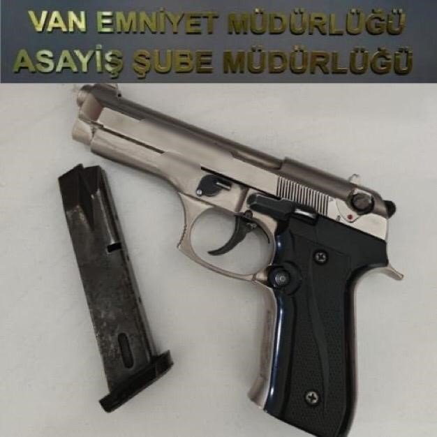 Van’da değişik suçlardan 14 kişi tutuklandı