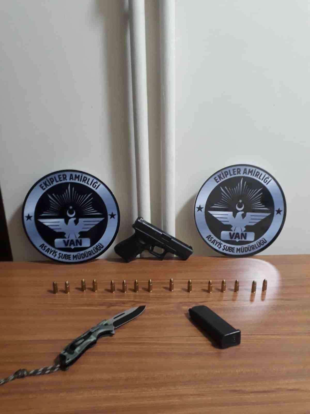 Van’da değişik suçlardan 14 kişi tutuklandı