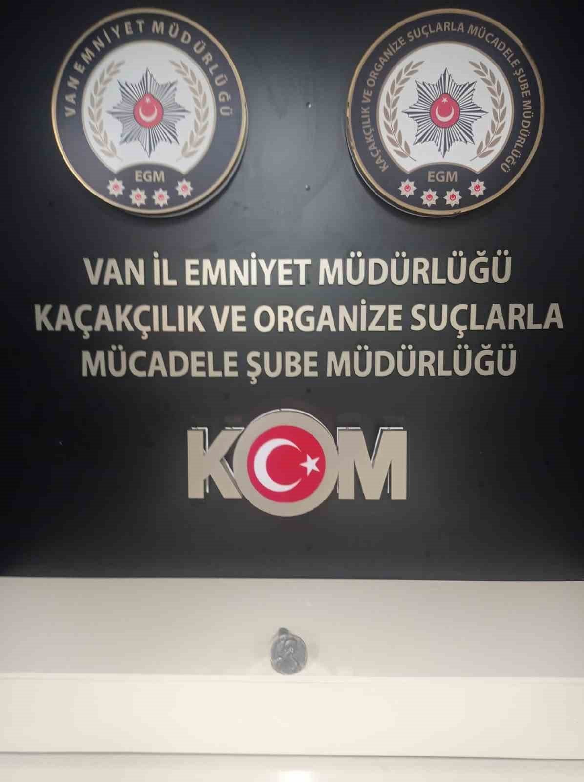 Van’da gümrük kaçakçılığı operasyonu