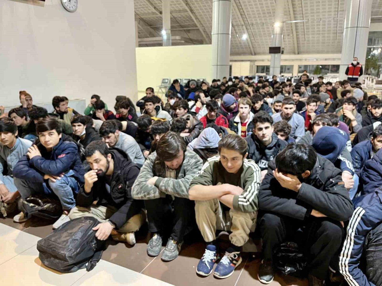 Ağrı’da 136 Afgan göçmen, ülkelerine gönderildi