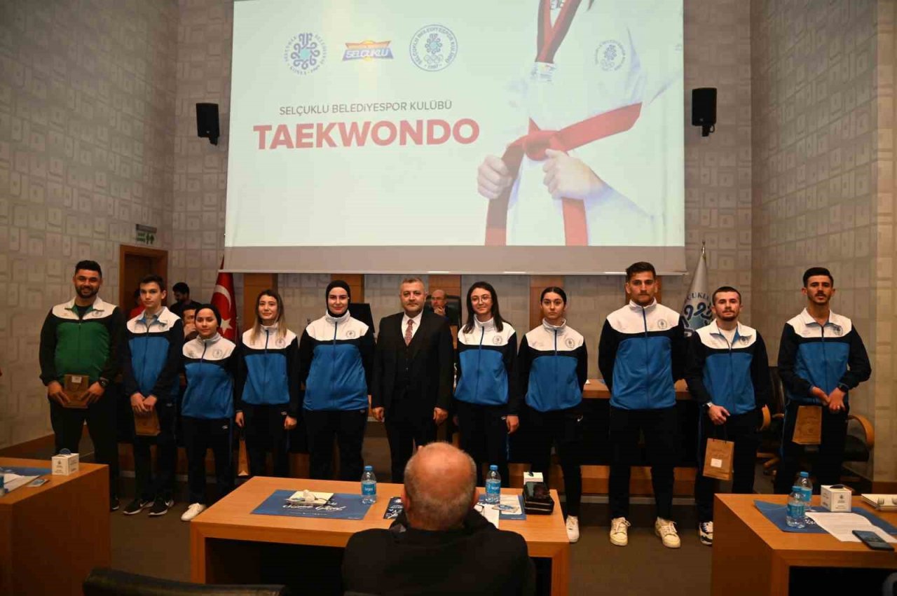 Selçuklu Belediyespor Kulübü sporcuları ödüllendirildi