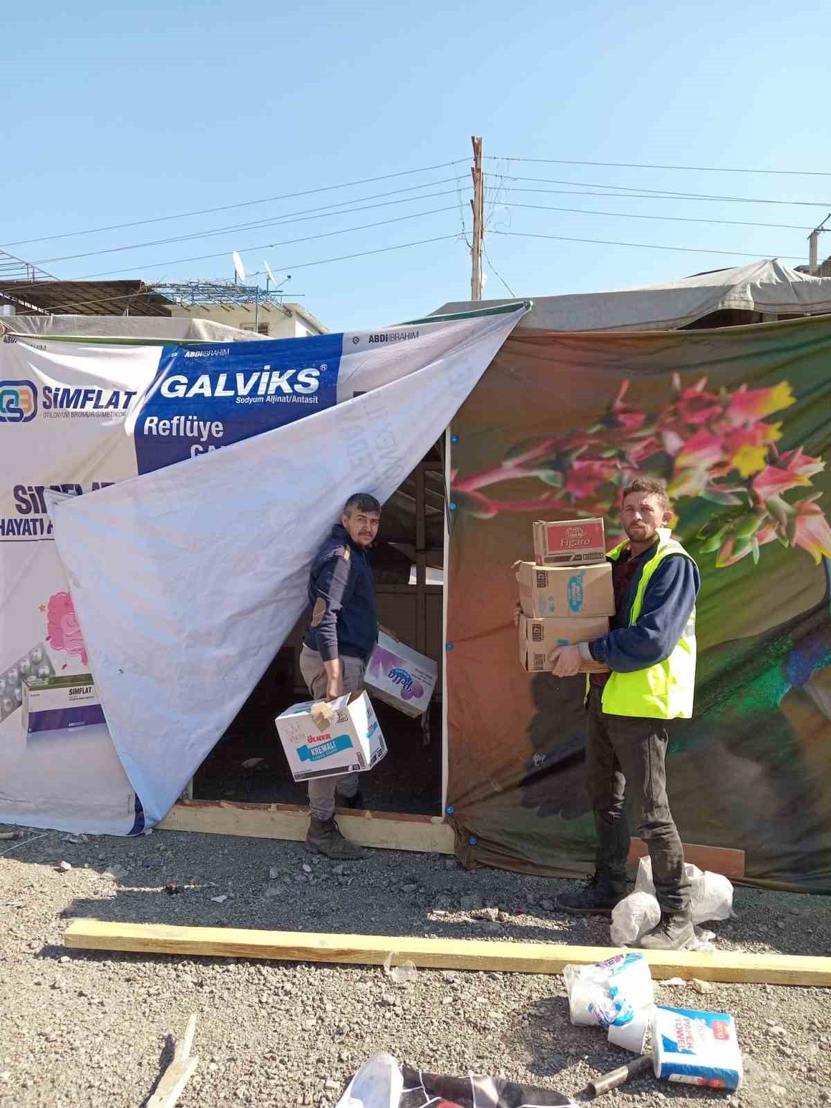 Sosyal medyadan tanışıp deprem bölgesine yardıma gittiler