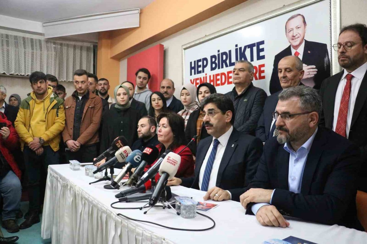 AK Parti Sivas İl Başkanı Aksu, milletvekilliği aday adaylığı için görevinden istifa etti
