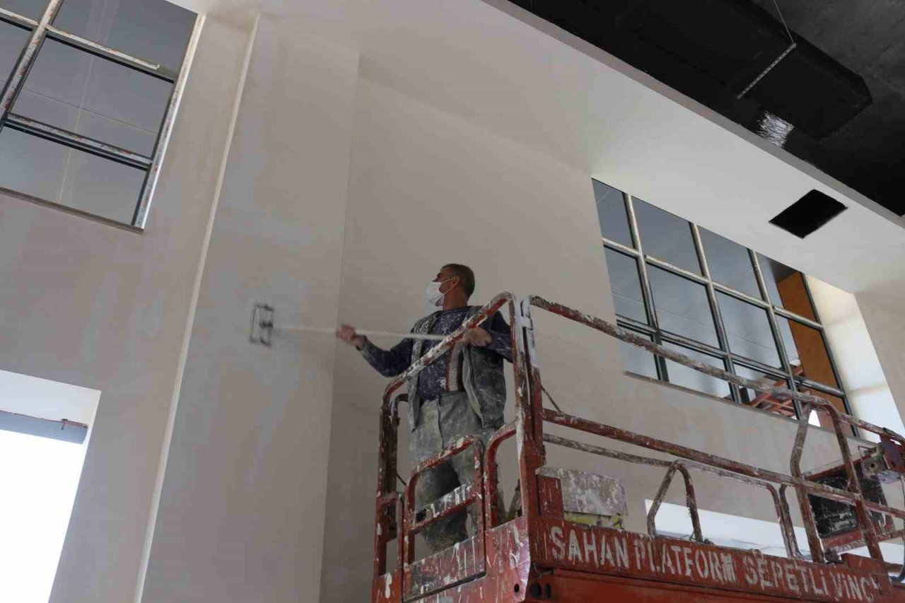 Serik düğün salonu inşaatında sona gelindi