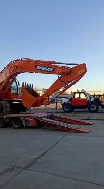 DOOSAN iş makinaları ile deprem bölgesine destek Veriyor