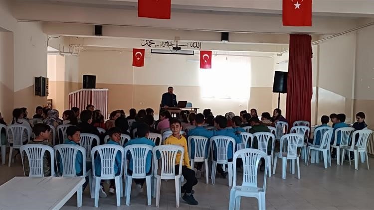 Bozdoğanlı öğrencilere ’değerler ve mahremiyet’ semineri verildi