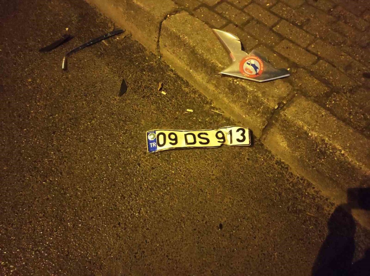 Aydın’da motosikletli polis timi otomobille çarpıştı: 2 polis yaralı