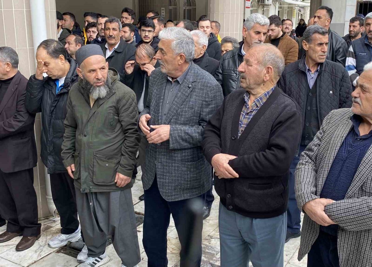 Aydın’daki kazada hayatını kaybeden sağlık personeli gözyaşlarıyla uğurlandı