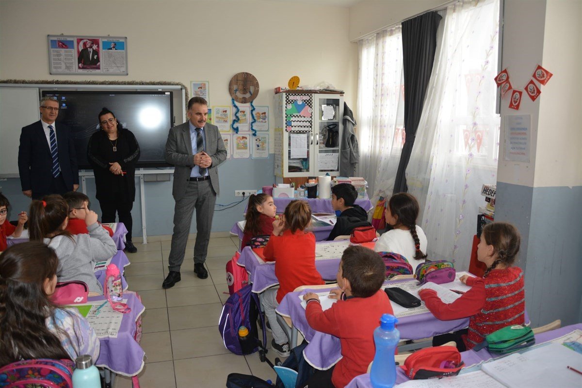Kaymakam Odabaş, ilçedeki okulları ziyaret ediyor