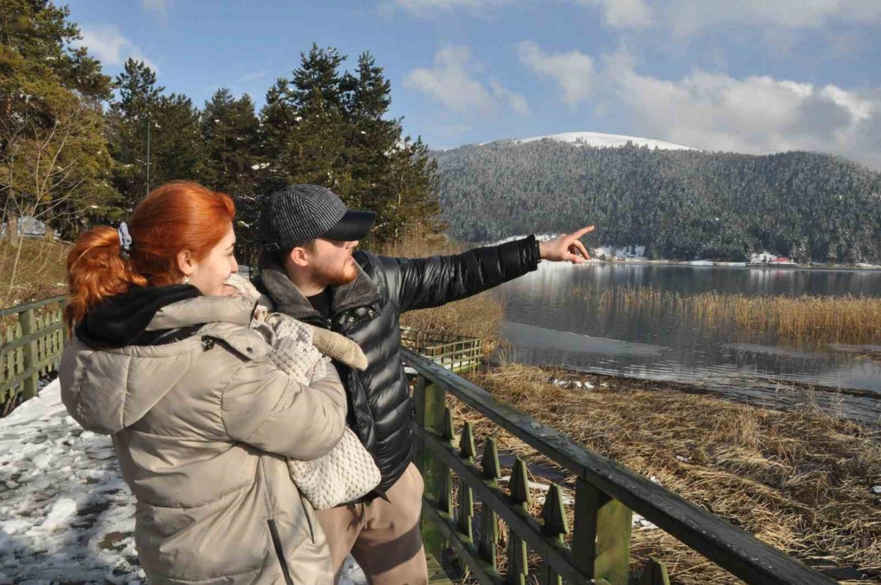 Abant’ta Mart ayında kar sürprizi