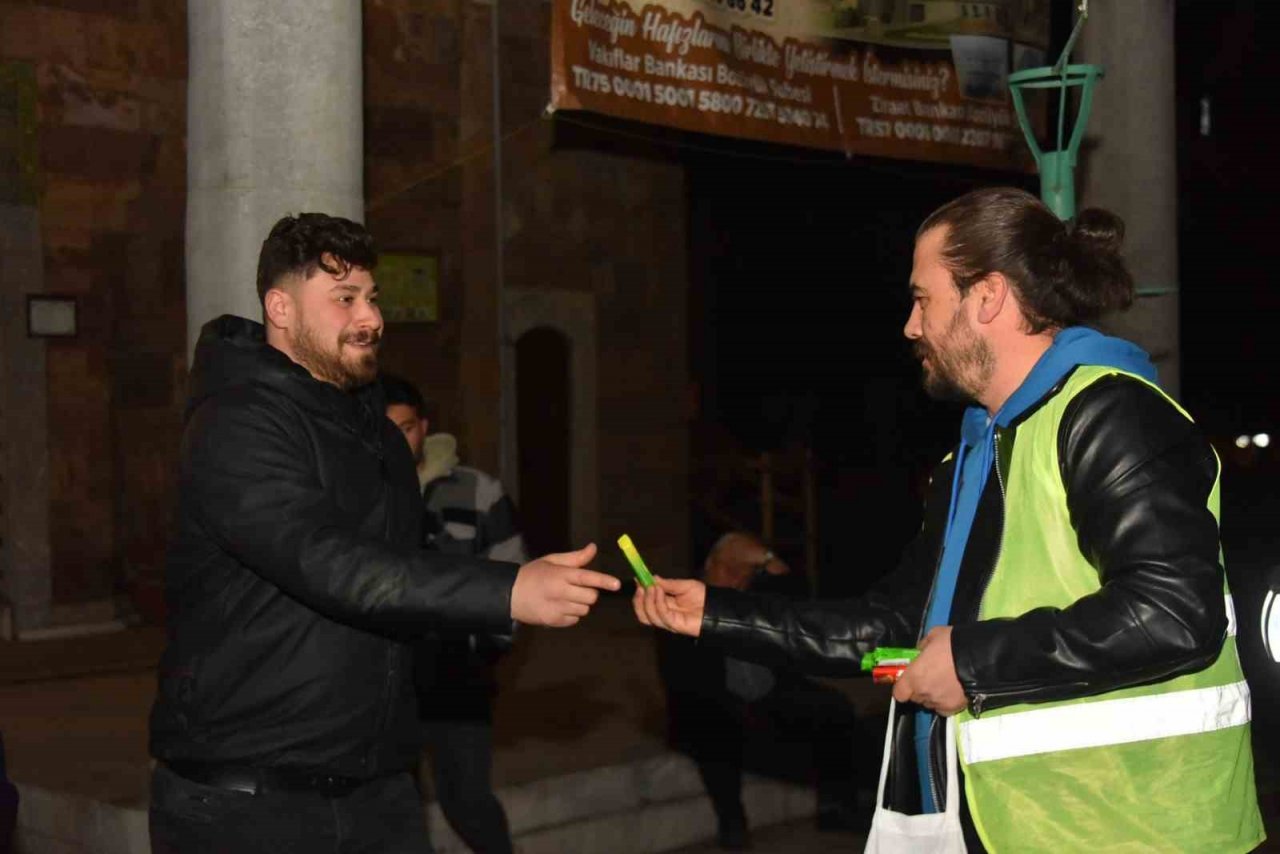 Bozüyük Belediyesi’nden Berat Kandili’nde şeker ikramı