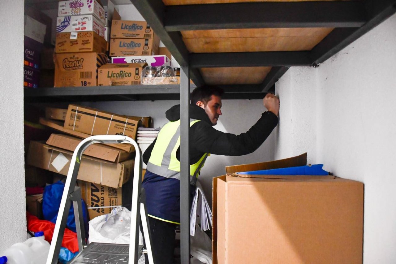 Biga Belediyesi ekipleri, zemin kat iş yerlerinde mimari proje uygunluğu denetimleri gerçekleştirdi