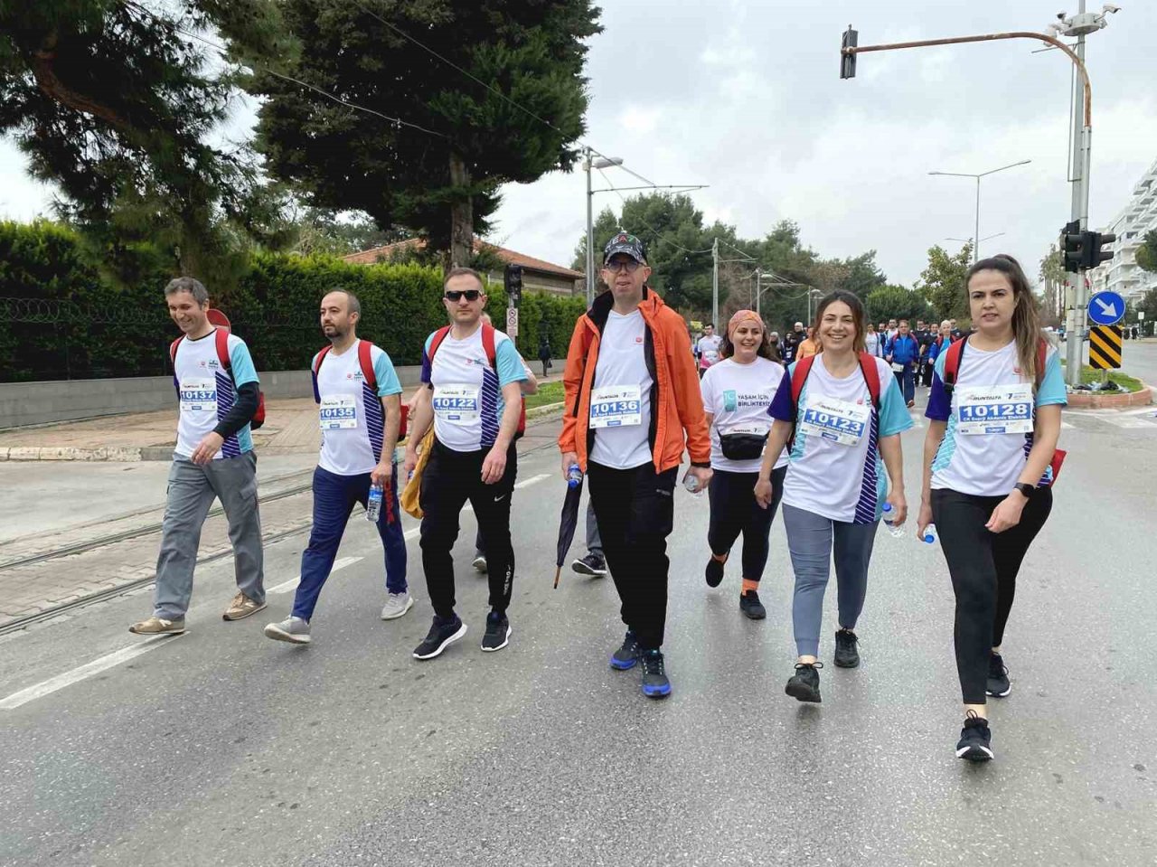 CK Enerji Akdeniz Bölgesi çalışanları, afetzede öğrencilerin eğitimleri için koştu