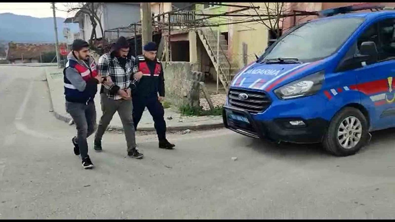 Hırsızlık şebekesine darbe vuran JASAT, şüphelileri evlerinden topladı