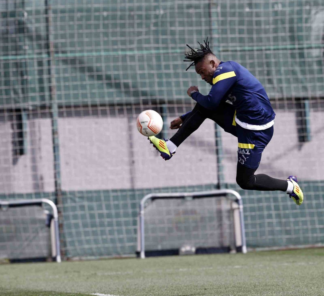 Fenerbahçe, Sevilla maçı hazırlıklarına devam etti