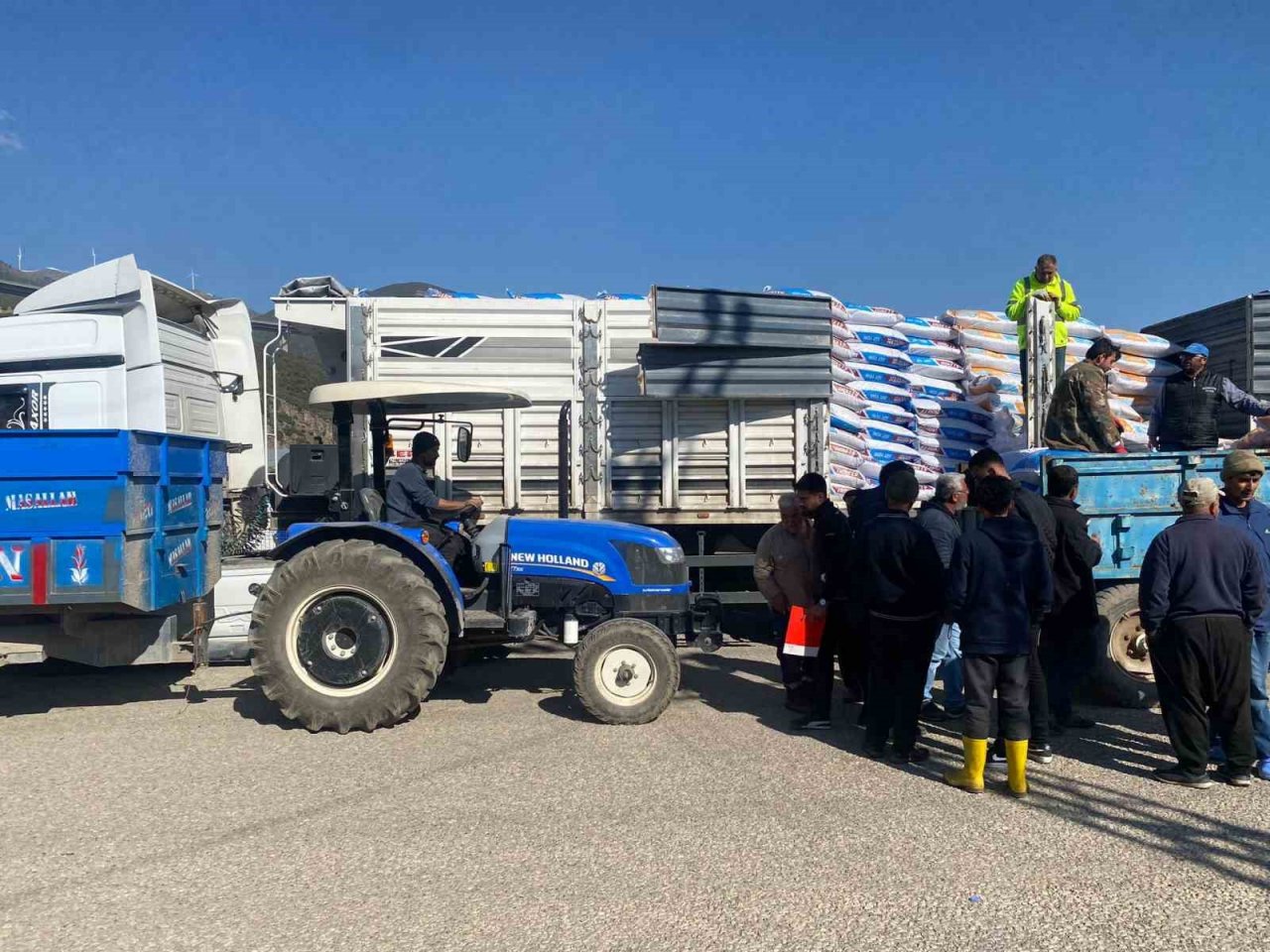 Gaziantep’te depremden etkilenen hayvan üreticilerine destek