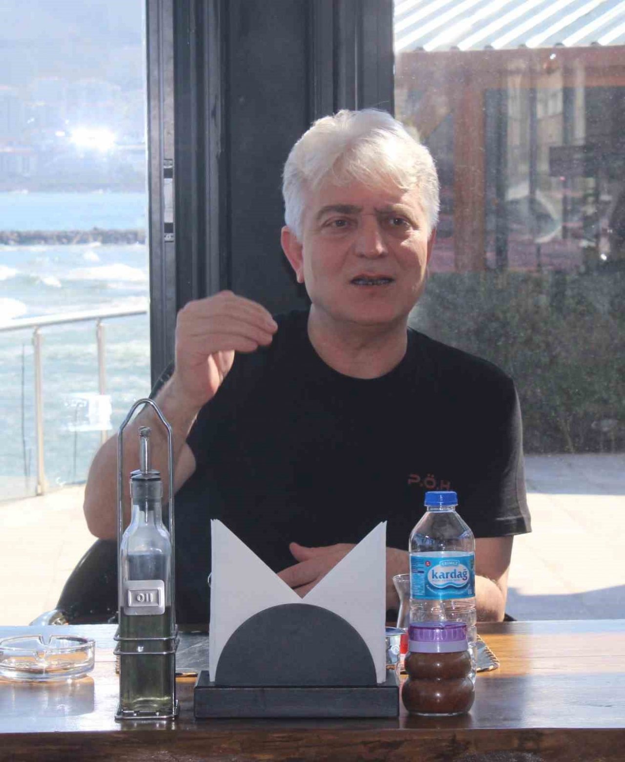 Giresun Emniyet Müdürü Recep Güzelyazıcı, taraftar grubu temsilcileriyle bir araya geldi