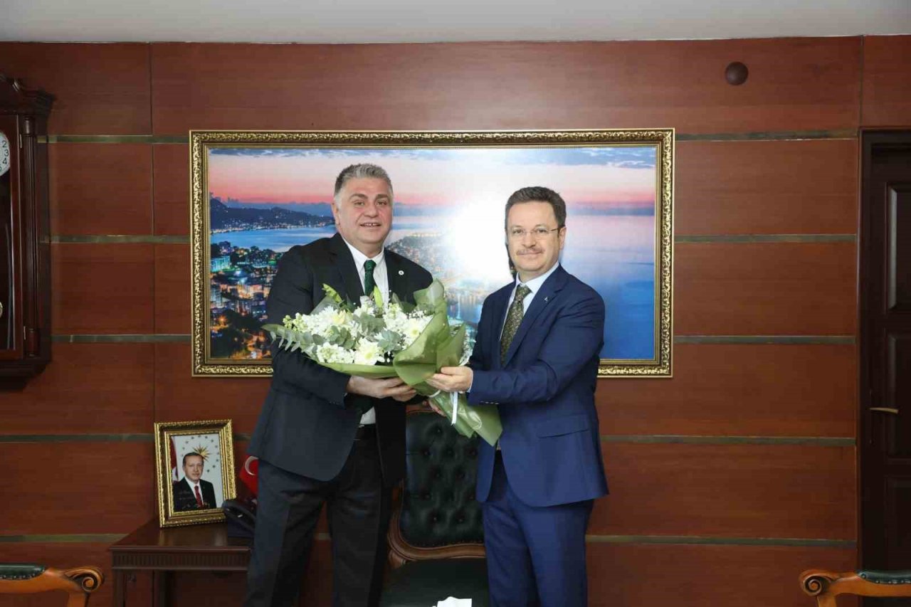 Giresunspor yönetiminden Vali Ünlü’ye ve Başkan Şenlikoğlu’na ziyaret